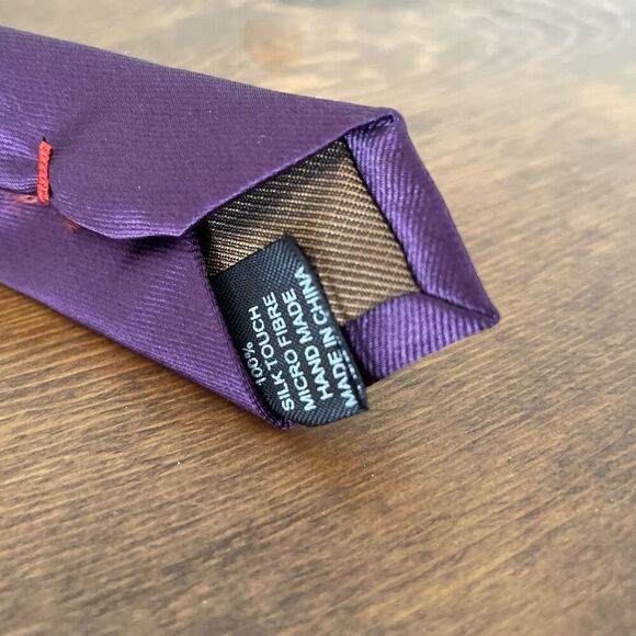 IMANI UOMO Men’s Necktie Hand Made Silk Tie Plum Purple Solid Metal Logo - Picture 4 of 6